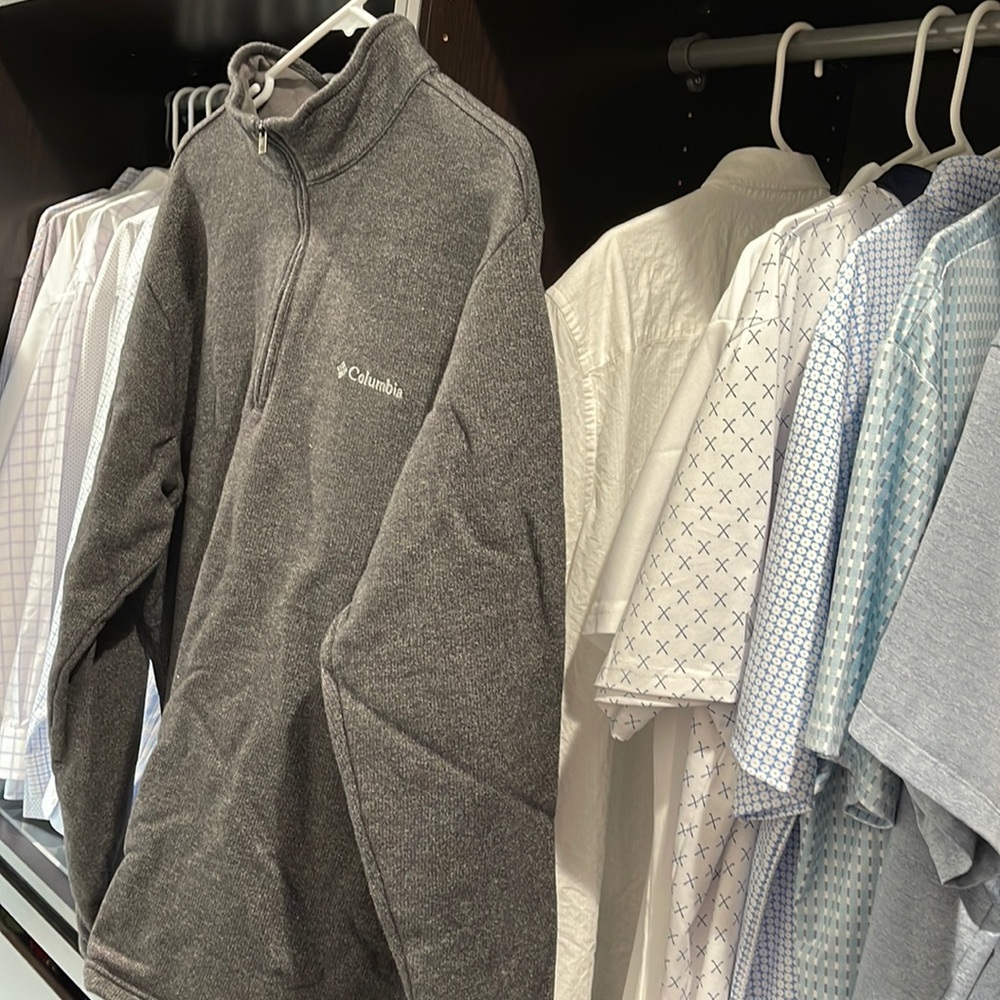 Mens Columbia 1/4 zip fleece.